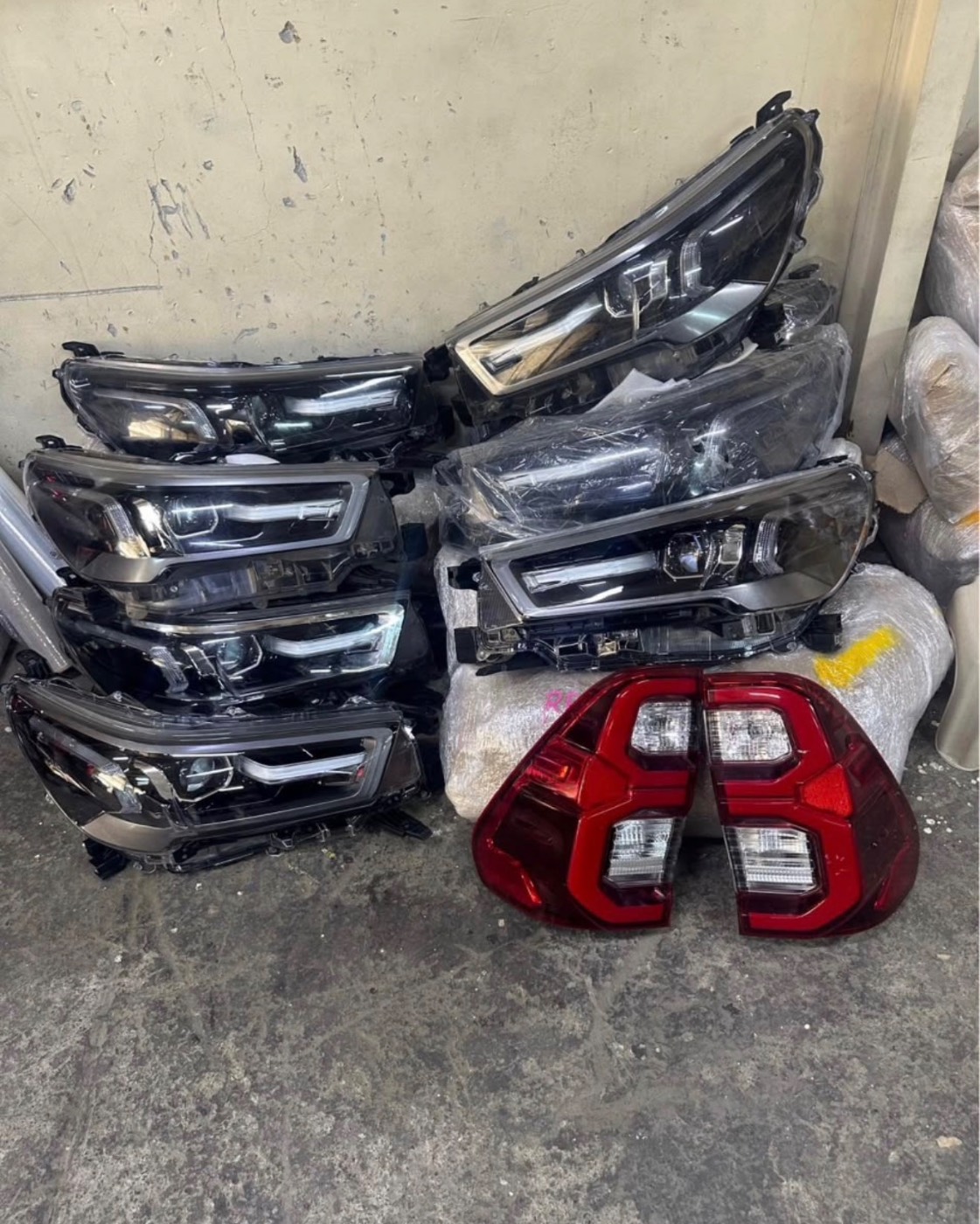 Phare avant Toyota Hilux 2024